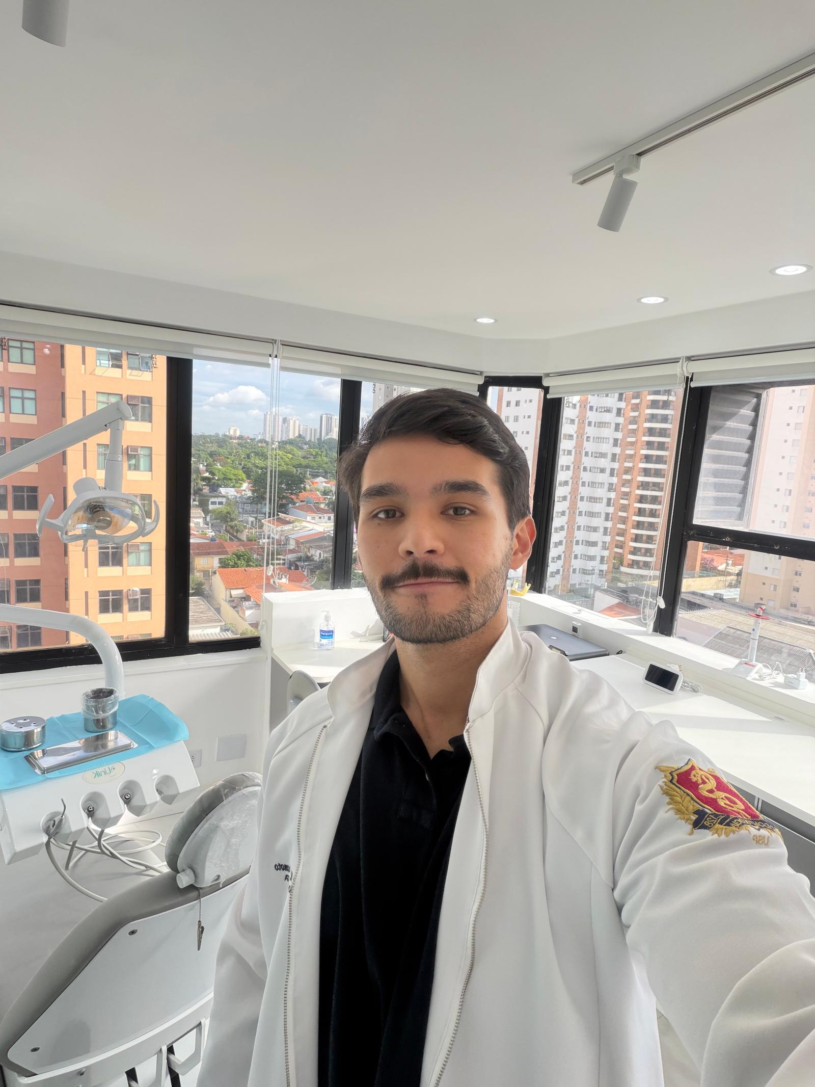 Dr. Renan Moura Yamamoto Cirurgião-Dentista formado pela USP — imagem 1